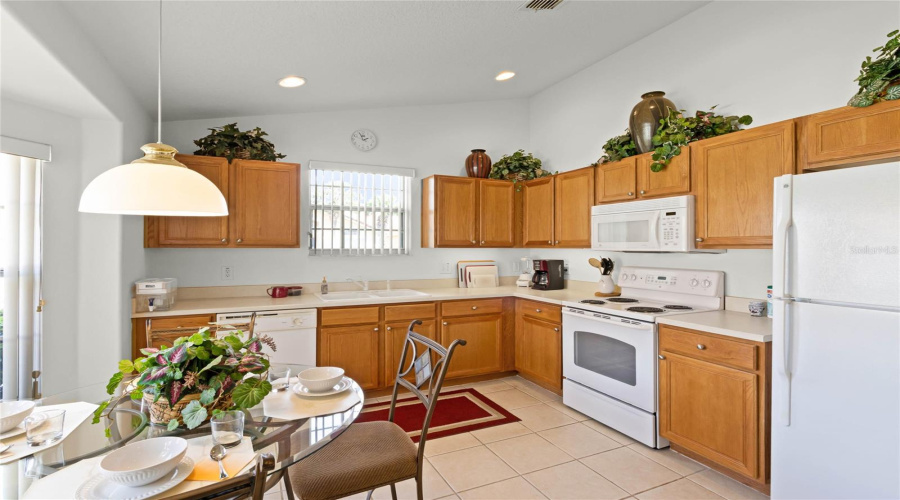 DAVENPORT, Florida 33897, 4 Bedrooms Bedrooms, ,3 BathroomsBathrooms,Residential,For Sale,SARAGOSSA,0,MFRS5143649