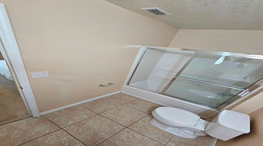 KISSIMMEE, Florida 34746, 4 Bedrooms Bedrooms, ,3 BathroomsBathrooms,Residential,For Sale,KILLARNEY,0,MFRO6381548