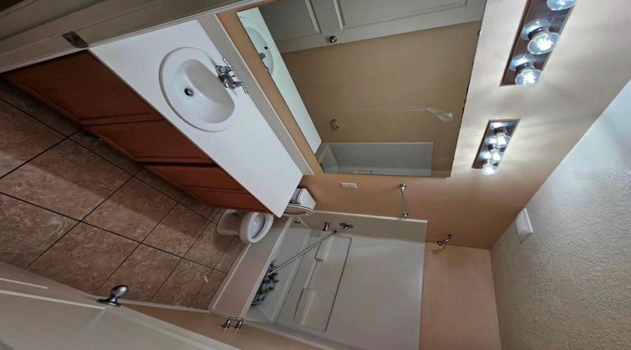 KISSIMMEE, Florida 34746, 4 Bedrooms Bedrooms, ,3 BathroomsBathrooms,Residential,For Sale,KILLARNEY,0,MFRO6381548