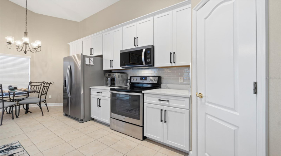 DAVENPORT, Florida 33897, 4 Bedrooms Bedrooms, ,3 BathroomsBathrooms,Residential,For Sale,OLD BRIDGE,0,MFRO6381715