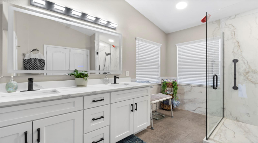 DAVENPORT, Florida 33897, 4 Bedrooms Bedrooms, ,3 BathroomsBathrooms,Residential,For Sale,OLD BRIDGE,0,MFRO6381715