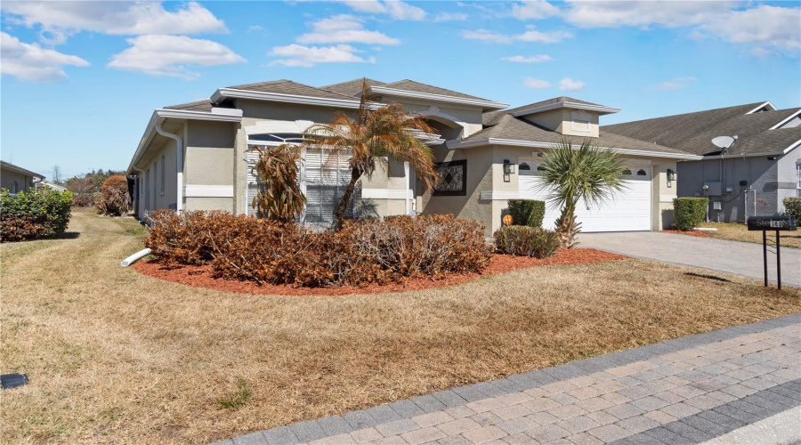 DAVENPORT, Florida 33897, 4 Bedrooms Bedrooms, ,3 BathroomsBathrooms,Residential,For Sale,OLD BRIDGE,0,MFRO6381715