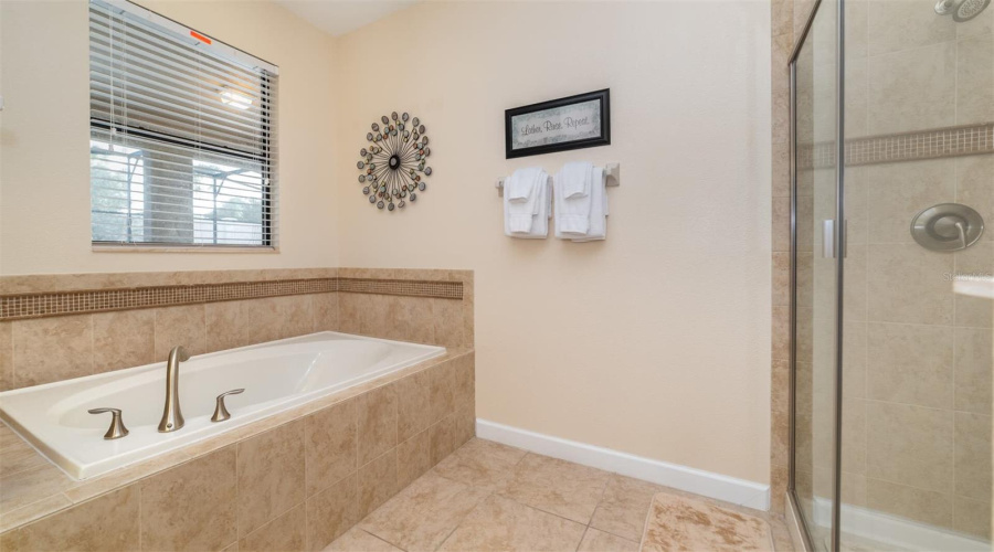 DAVENPORT, Florida 33896, 9 Bedrooms Bedrooms, ,5 BathroomsBathrooms,Residential,For Sale,MOON VALLEY,0,MFRO6381724