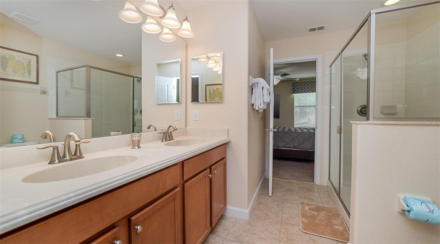 DAVENPORT, Florida 33896, 9 Bedrooms Bedrooms, ,5 BathroomsBathrooms,Residential,For Sale,MOON VALLEY,0,MFRO6381724