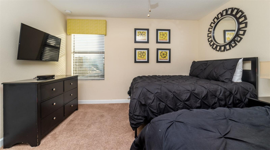 DAVENPORT, Florida 33896, 9 Bedrooms Bedrooms, ,5 BathroomsBathrooms,Residential,For Sale,MOON VALLEY,0,MFRO6381724