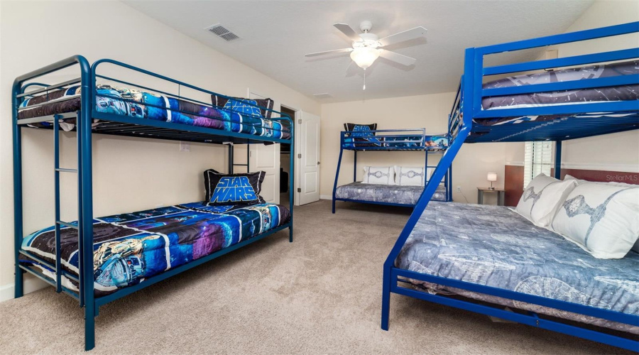 DAVENPORT, Florida 33896, 9 Bedrooms Bedrooms, ,5 BathroomsBathrooms,Residential,For Sale,MOON VALLEY,0,MFRO6381724