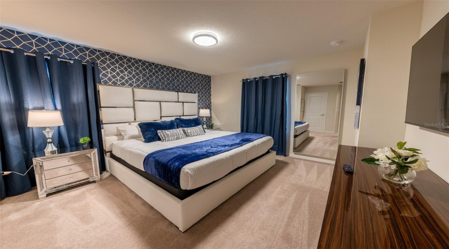 DAVENPORT, Florida 33897, 7 Bedrooms Bedrooms, ,5 BathroomsBathrooms,Residential,For Sale,LANA,0,MFRO6381356