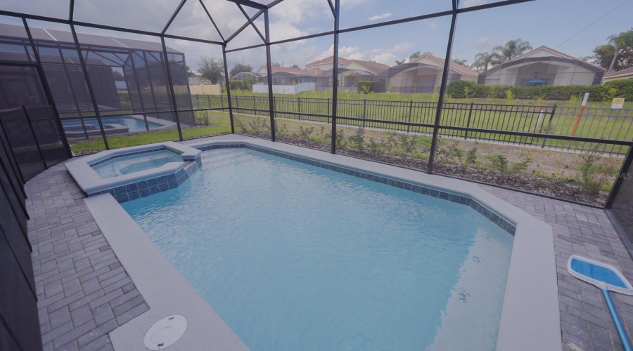 DAVENPORT, Florida 33897, 7 Bedrooms Bedrooms, ,5 BathroomsBathrooms,Residential,For Sale,LANA,0,MFRO6381356