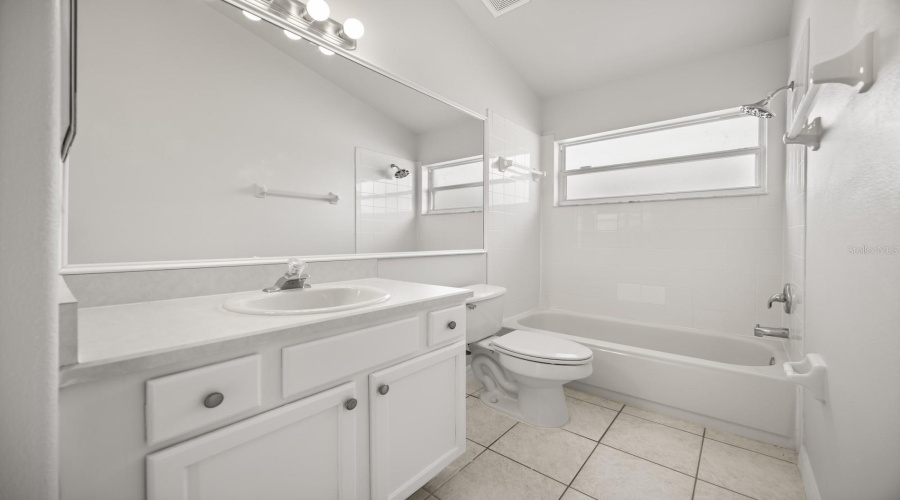 KISSIMMEE, Florida 34747, 5 Bedrooms Bedrooms, ,4 BathroomsBathrooms,Residential,For Sale,AUTUMN CREEK,0,MFRO6365715