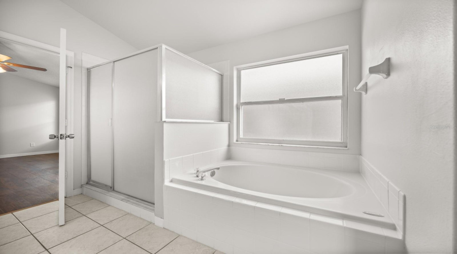 KISSIMMEE, Florida 34747, 5 Bedrooms Bedrooms, ,4 BathroomsBathrooms,Residential,For Sale,AUTUMN CREEK,0,MFRO6365715