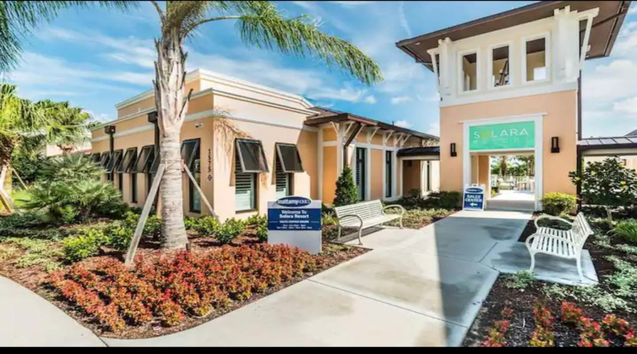 KISSIMMEE, Florida 34747, 6 Bedrooms Bedrooms, ,5 BathroomsBathrooms,Residential,For Sale,SAWYER PALM,0,MFRO6381814