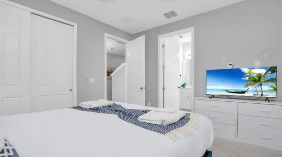 KISSIMMEE, Florida 34747, 6 Bedrooms Bedrooms, ,5 BathroomsBathrooms,Residential,For Sale,SAWYER PALM,0,MFRO6381814