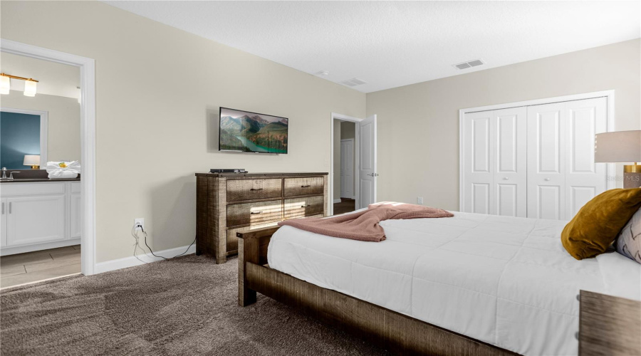 DAVENPORT, Florida 33896, 6 Bedrooms Bedrooms, ,5 BathroomsBathrooms,Residential,For Sale,CABOT CLIFFS,0,MFRO6196282