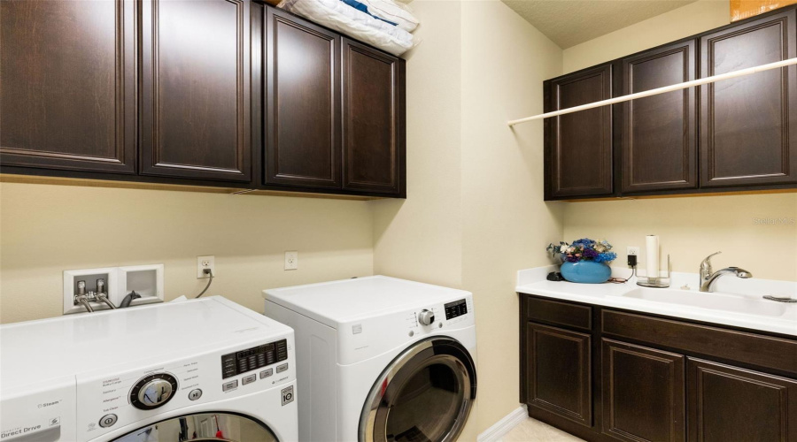 DAVENPORT, Florida 33837, 3 Bedrooms Bedrooms, ,2 BathroomsBathrooms,Residential,For Sale,ALICANTE,0,MFRS5143506