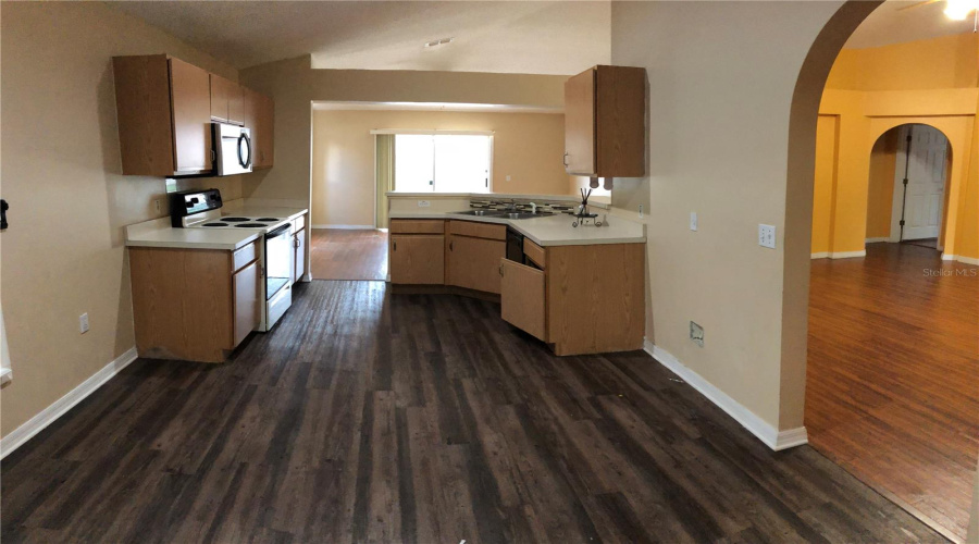 DAVENPORT, Florida 33897, 4 Bedrooms Bedrooms, ,2 BathroomsBathrooms,Residential,For Sale,CARDIFF,0,MFRS5137291