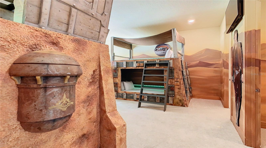 DAVENPORT, Florida 33837, 6 Bedrooms Bedrooms, ,6 BathroomsBathrooms,Residential,For Sale,PINE OAK,0,MFRO6380856