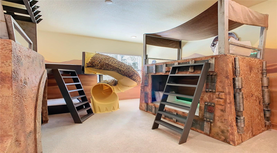 DAVENPORT, Florida 33837, 6 Bedrooms Bedrooms, ,6 BathroomsBathrooms,Residential,For Sale,PINE OAK,0,MFRO6380856