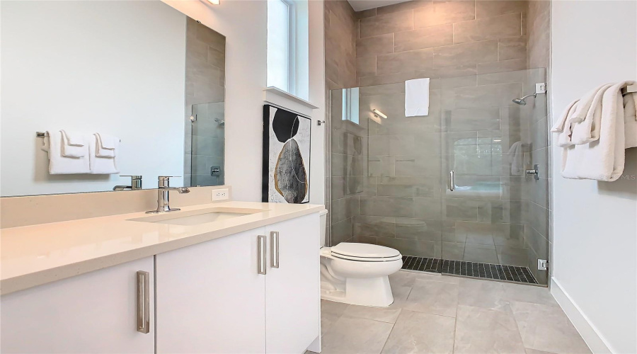 DAVENPORT, Florida 33837, 6 Bedrooms Bedrooms, ,6 BathroomsBathrooms,Residential,For Sale,PINE OAK,0,MFRO6380856