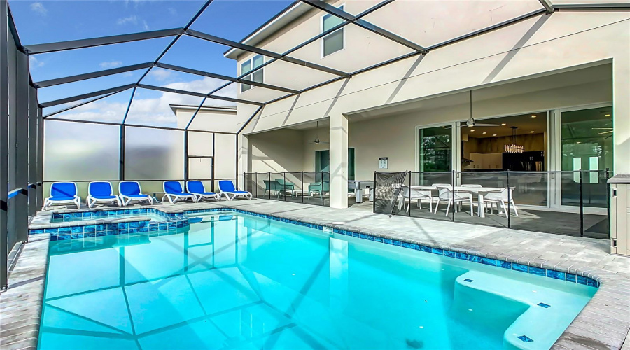 DAVENPORT, Florida 33837, 6 Bedrooms Bedrooms, ,6 BathroomsBathrooms,Residential,For Sale,PINE OAK,0,MFRO6380856