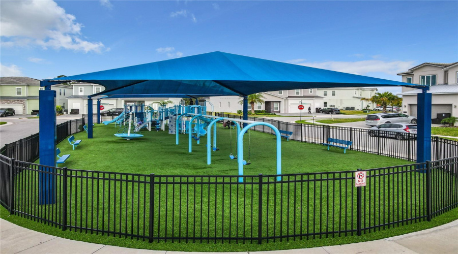 DAVENPORT, Florida 33837, 6 Bedrooms Bedrooms, ,6 BathroomsBathrooms,Residential,For Sale,PINE OAK,0,MFRO6380856