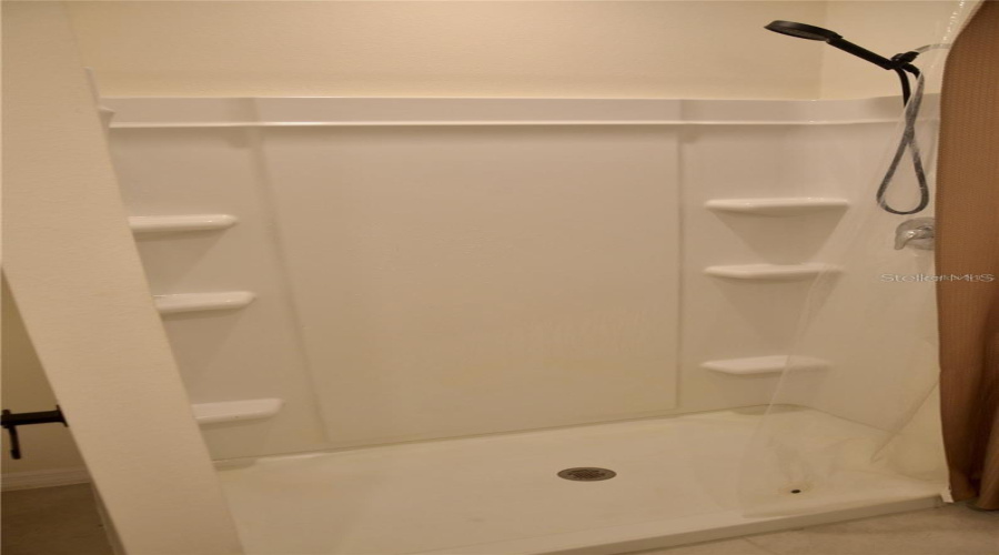 DAVENPORT, Florida 33837, 3 Bedrooms Bedrooms, ,2 BathroomsBathrooms,Residential,For Sale,EAGLEVIEW,0,MFRS5143737