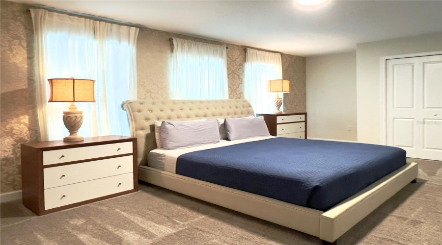 DAVENPORT, Florida 33896, 6 Bedrooms Bedrooms, ,6 BathroomsBathrooms,Residential,For Sale,PEBBLE BEACH,0,MFRO6239758