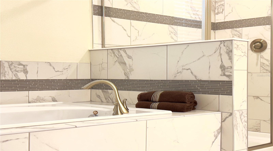 DAVENPORT, Florida 33896, 6 Bedrooms Bedrooms, ,6 BathroomsBathrooms,Residential,For Sale,PEBBLE BEACH,0,MFRO6239758