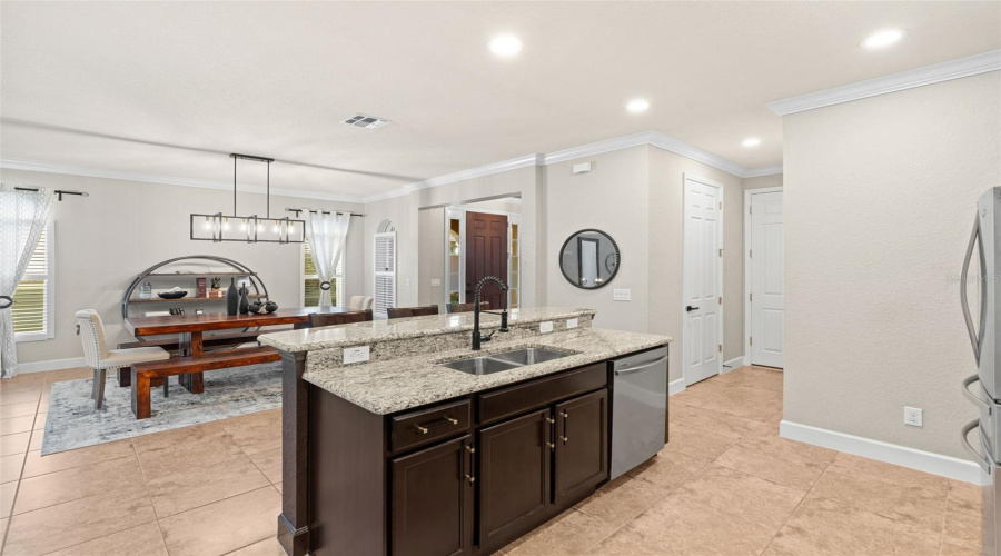 Open kitchen & dining