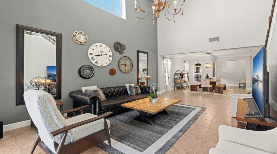 Living room - Alternate view