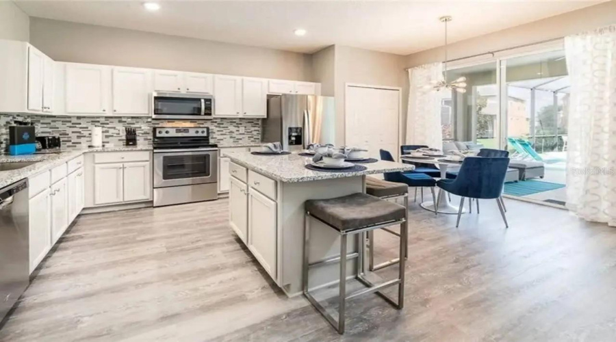 KISSIMMEE, Florida 34747, 6 Bedrooms Bedrooms, ,5 BathroomsBathrooms,Residential,For Sale,SUNRISE KEY,0,MFRS5143695