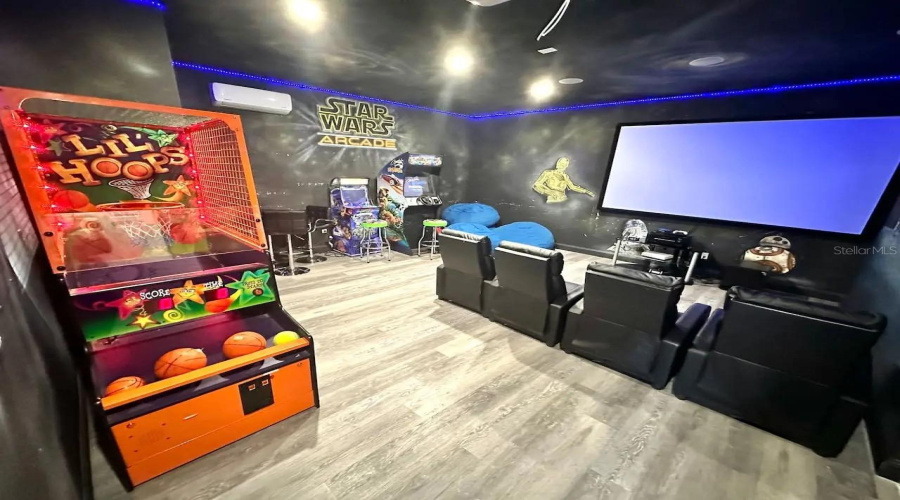 KISSIMMEE, Florida 34747, 6 Bedrooms Bedrooms, ,5 BathroomsBathrooms,Residential,For Sale,SUNRISE KEY,0,MFRS5143695