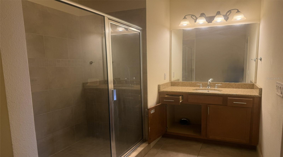 DAVENPORT, Florida 33897, 4 Bedrooms Bedrooms, ,3 BathroomsBathrooms,Residential,For Sale,BELLA VISTA,0,MFRTB8475461