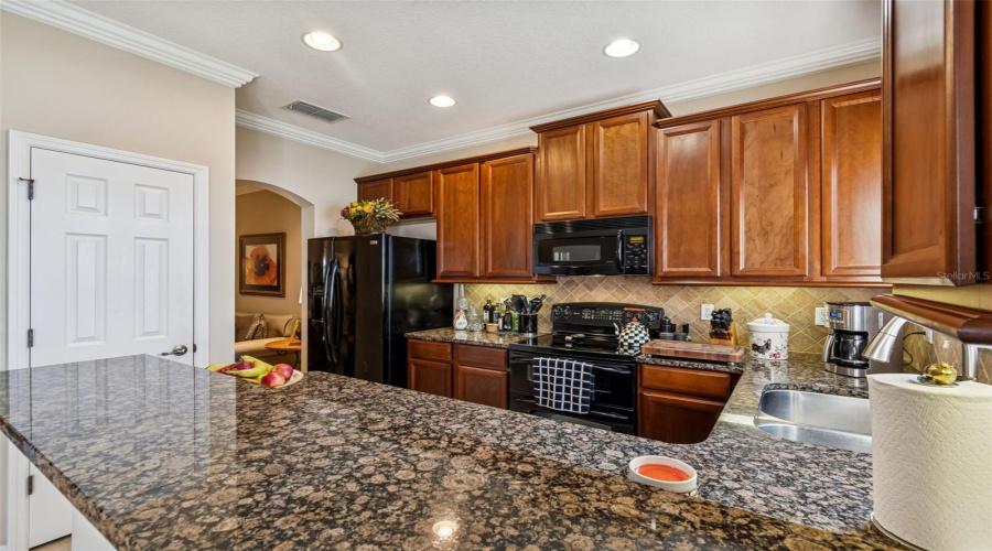 ORLANDO, Florida 32836, 3 Bedrooms Bedrooms, ,2 BathroomsBathrooms,Residential,For Sale,FALLSGROVE,0,MFRTB8459800