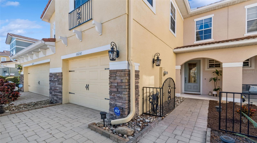 ORLANDO, Florida 32836, 3 Bedrooms Bedrooms, ,2 BathroomsBathrooms,Residential,For Sale,FALLSGROVE,0,MFRTB8459800