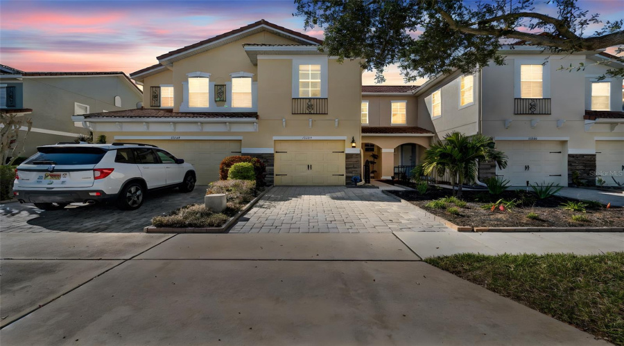 ORLANDO, Florida 32836, 3 Bedrooms Bedrooms, ,2 BathroomsBathrooms,Residential,For Sale,FALLSGROVE,0,MFRTB8459800