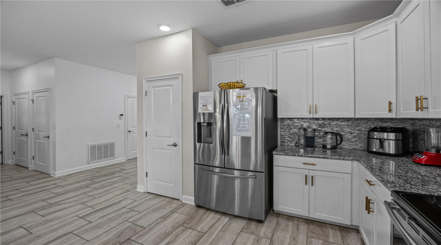 DAVENPORT, Florida 33896, 9 Bedrooms Bedrooms, ,5 BathroomsBathrooms,Residential,For Sale,BIRDIE,0,MFRS5130389