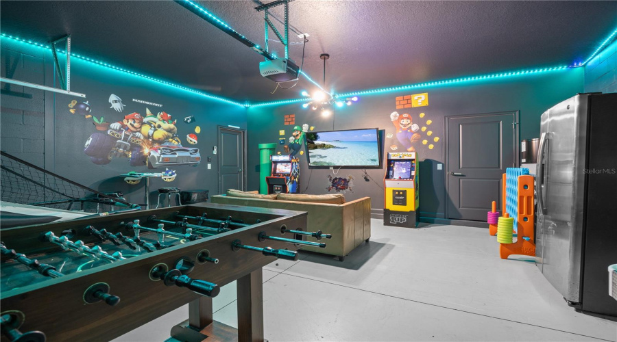 DAVENPORT, Florida 33896, 9 Bedrooms Bedrooms, ,5 BathroomsBathrooms,Residential,For Sale,BIRDIE,0,MFRS5130389