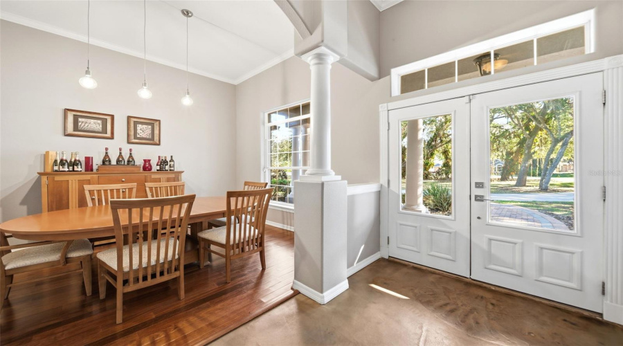 Foyer/Dining Room