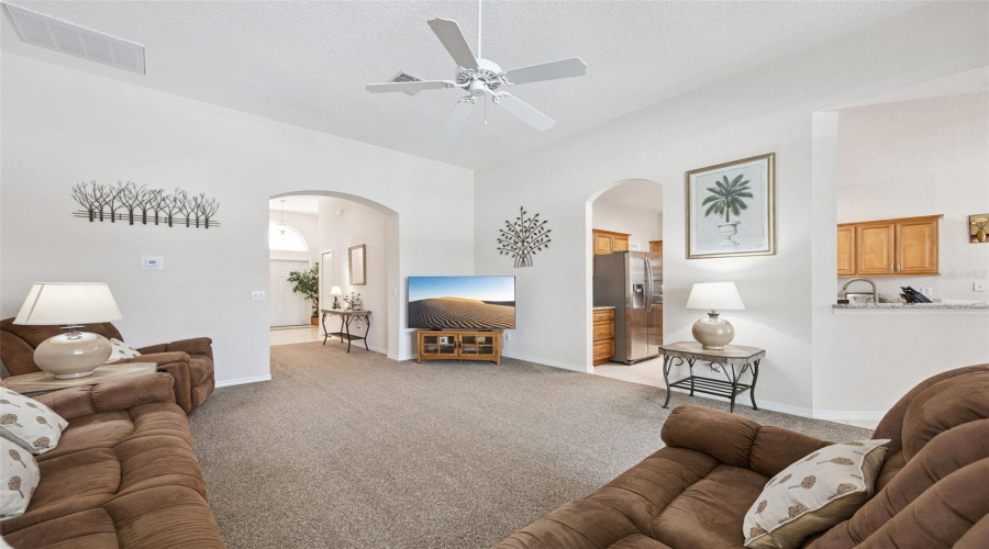 DAVENPORT, Florida 33897, 4 Bedrooms Bedrooms, ,3 BathroomsBathrooms,Residential,For Sale,NORTHAMPTON,0,MFRS5143716