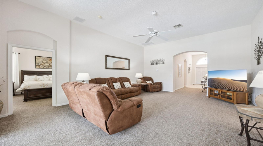 DAVENPORT, Florida 33897, 4 Bedrooms Bedrooms, ,3 BathroomsBathrooms,Residential,For Sale,NORTHAMPTON,0,MFRS5143716