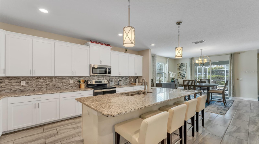 DAVENPORT, Florida 33896, 6 Bedrooms Bedrooms, ,5 BathroomsBathrooms,Residential,For Sale,FLANGE,0,MFRG5108142