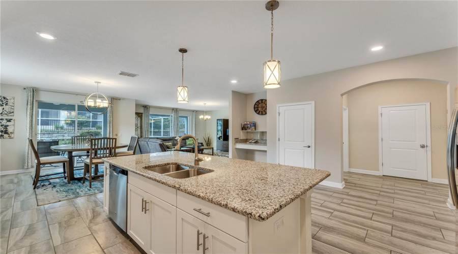 DAVENPORT, Florida 33896, 6 Bedrooms Bedrooms, ,5 BathroomsBathrooms,Residential,For Sale,FLANGE,0,MFRG5108142