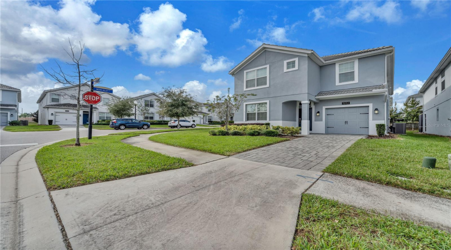 DAVENPORT, Florida 33896, 6 Bedrooms Bedrooms, ,5 BathroomsBathrooms,Residential,For Sale,FLANGE,0,MFRG5108142