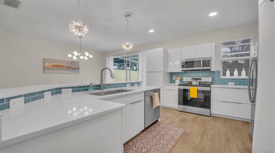 KISSIMMEE, Florida 34746, 4 Bedrooms Bedrooms, ,3 BathroomsBathrooms,Residential,For Sale,BEACH,0,MFRO6382044