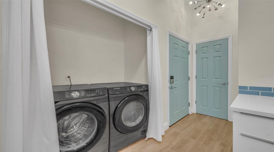 KISSIMMEE, Florida 34746, 4 Bedrooms Bedrooms, ,3 BathroomsBathrooms,Residential,For Sale,BEACH,0,MFRO6382044