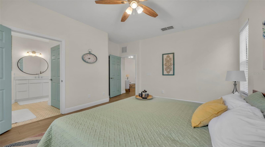 KISSIMMEE, Florida 34746, 4 Bedrooms Bedrooms, ,3 BathroomsBathrooms,Residential,For Sale,BEACH,0,MFRO6382044