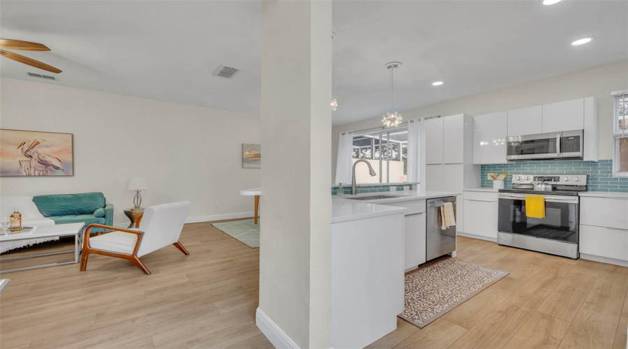 KISSIMMEE, Florida 34746, 4 Bedrooms Bedrooms, ,3 BathroomsBathrooms,Residential,For Sale,BEACH,0,MFRO6382044