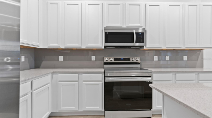 DAVENPORT, Florida 33837, 5 Bedrooms Bedrooms, ,5 BathroomsBathrooms,Residential,For Sale,BUTTERFLY ORCHID,0,MFRO6382144