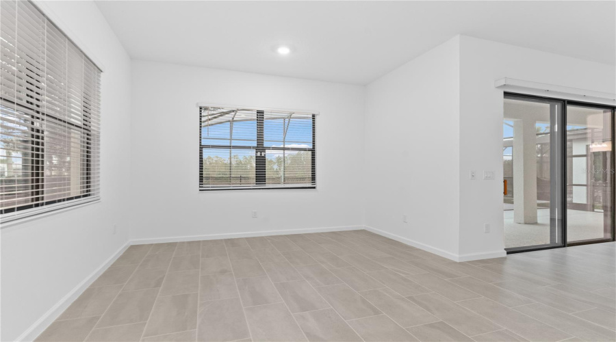 DAVENPORT, Florida 33837, 5 Bedrooms Bedrooms, ,5 BathroomsBathrooms,Residential,For Sale,BUTTERFLY ORCHID,0,MFRO6382144