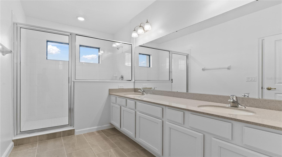 DAVENPORT, Florida 33837, 5 Bedrooms Bedrooms, ,5 BathroomsBathrooms,Residential,For Sale,BUTTERFLY ORCHID,0,MFRO6382144